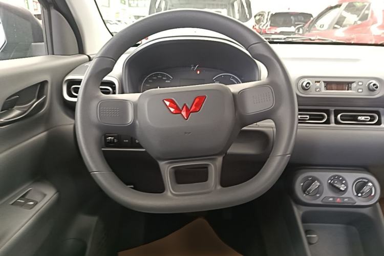 Used Wuling Hongguang New Energy 2024 All-Electric Model 300KM Practical Version Steering Wheel