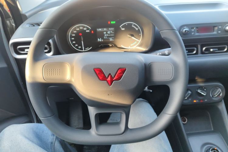 Used Wuling Hongguang New Energy 2024 All-Electric Model 300KM Practical Version Steering Wheel
