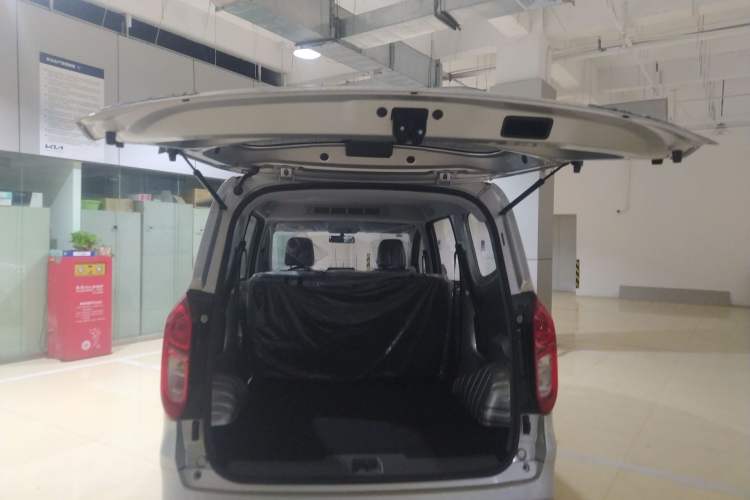 Used Wuling Hongguang New Energy 2024 All-Electric Model 300KM Standard Version Trunk