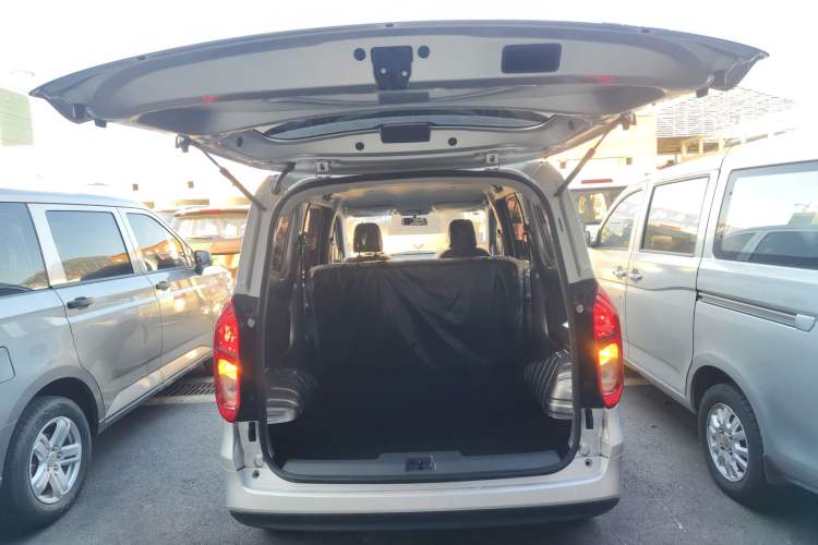 Used Wuling Hongguang New Energy 2024 All-Electric Model 300KM Practical Version Trunk