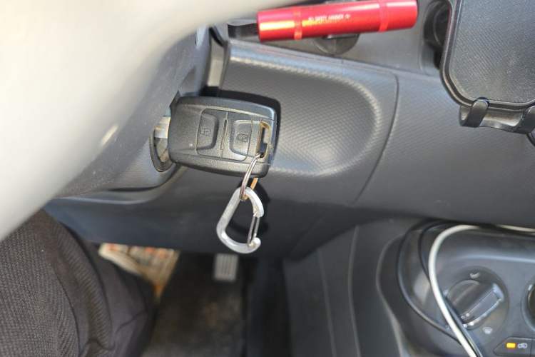 Used Wuling Hongguang New Energy 2024 All-Electric Model 300KM Standard Version Vehicle Key