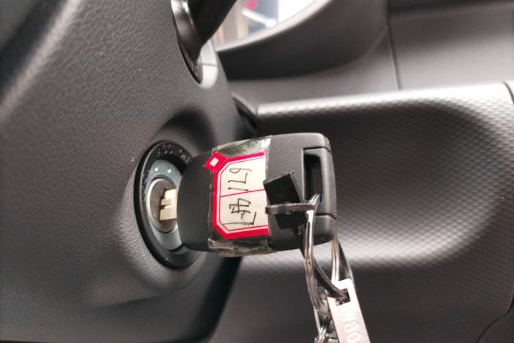 Used Wuling Hongguang New Energy 2024 All-Electric Model 300KM Standard Version Vehicle Key