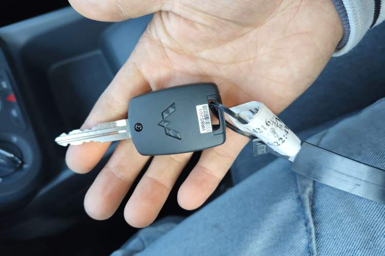 Used Wuling Hongguang New Energy 2024 All-Electric Model 300KM Practical Version Vehicle Key