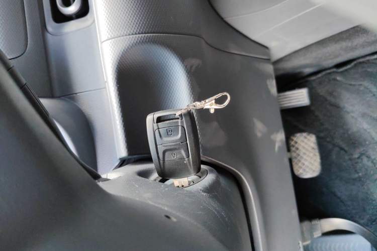 Used Wuling Hongguang New Energy 2024 All-Electric Model 300KM Practical Version Vehicle Key