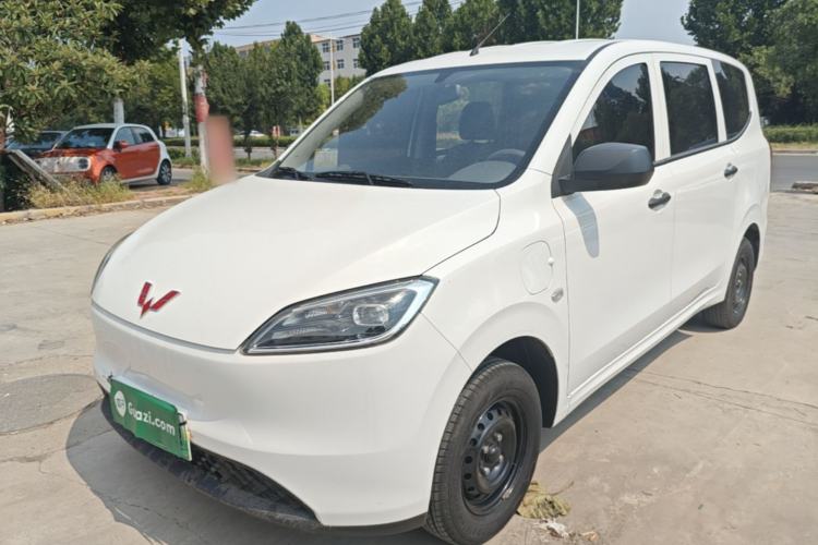 Wuling Hongguang New Energy 2024 All-Electric Model 300KM Practical Version