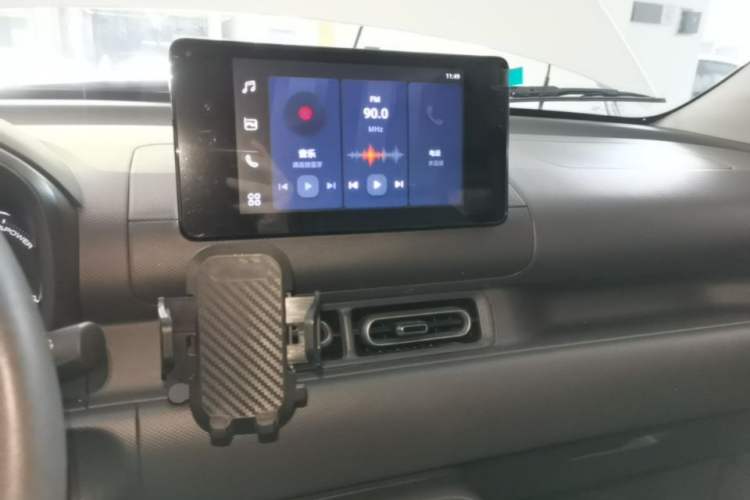 Used Wuling Hongguang New Energy 2024 All-Electric Model 300KM Standard Version Audio And AC Panel