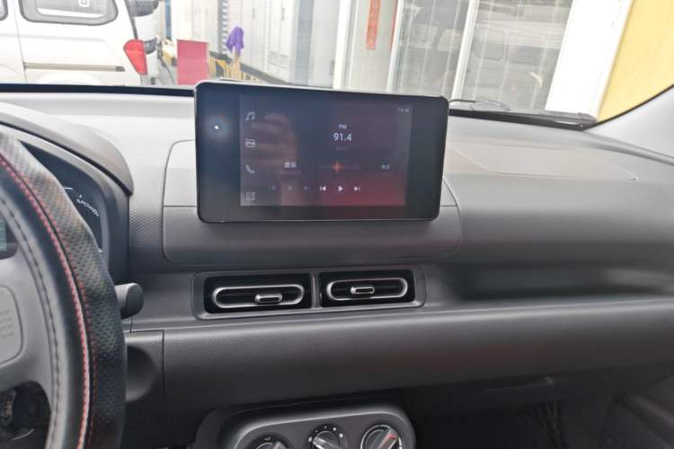Used Wuling Hongguang New Energy 2024 All-Electric Model 300KM Standard Version Audio And AC Panel