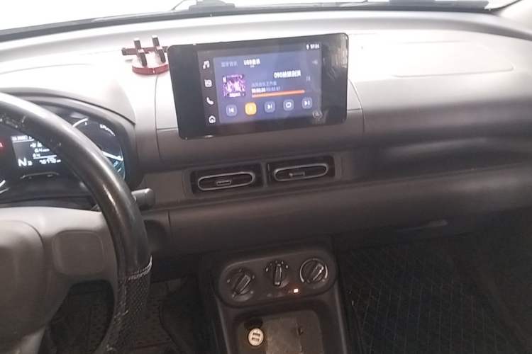 Used Wuling Hongguang New Energy 2024 All-Electric Model 300KM Standard Version Audio And AC Panel