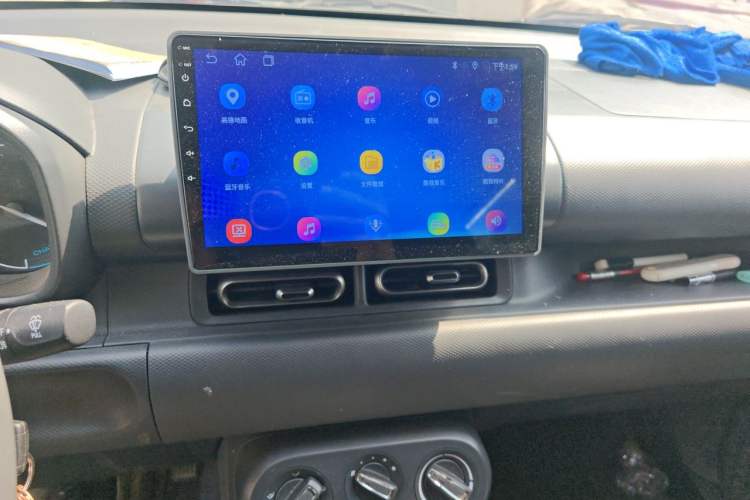 Used Wuling Hongguang New Energy 2024 All-Electric Model 300KM Practical Version Audio And AC Panel
