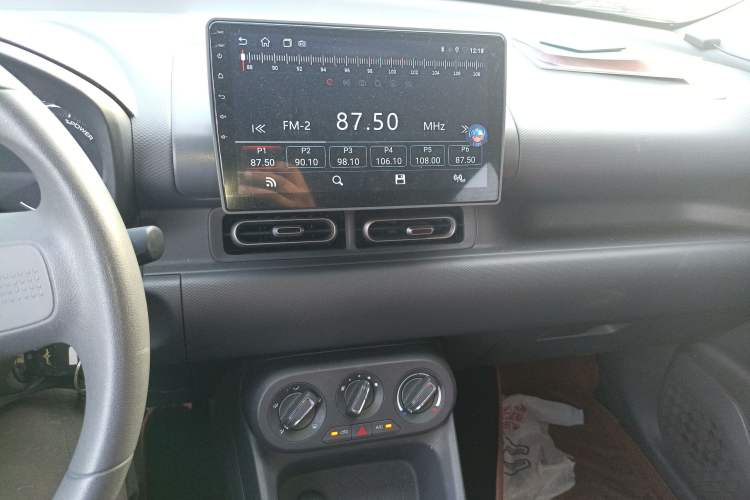 Used Wuling Hongguang New Energy 2024 All-Electric Model 300KM Standard Version Audio And AC Panel