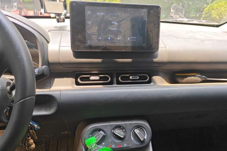 Used Wuling Hongguang New Energy 2024 All-Electric Model 300KM Standard Version Audio And AC Panel