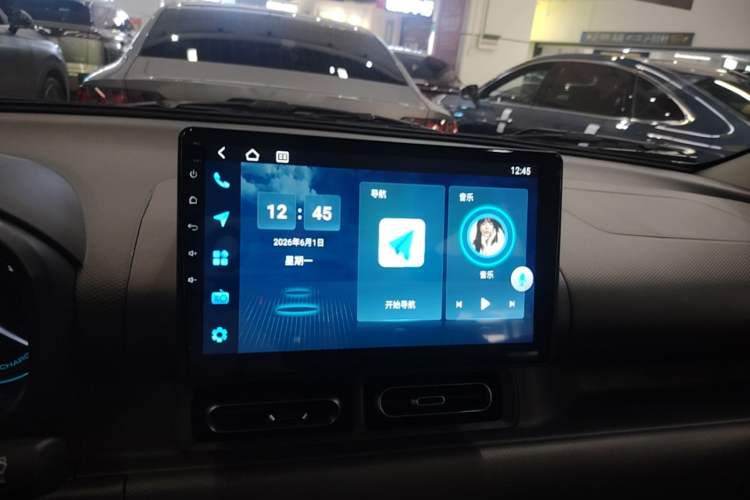 Used Wuling Hongguang New Energy 2024 All-Electric Model 300KM Standard Version Audio And AC Panel