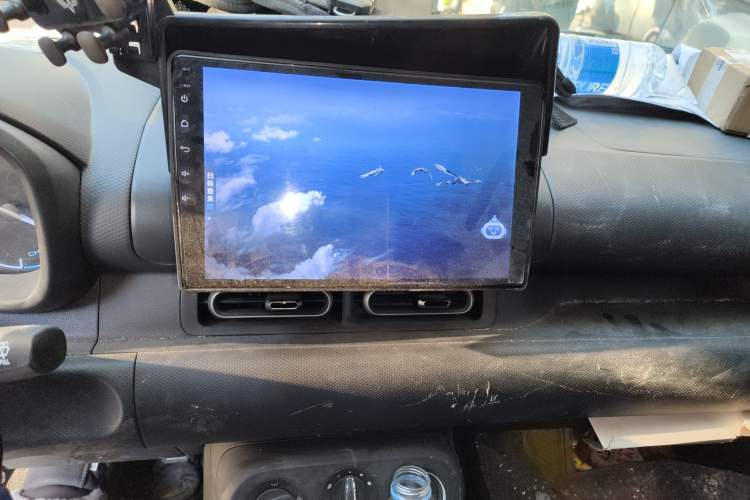 Used Wuling Hongguang New Energy 2024 All-Electric Model 300KM Practical Version Audio And AC Panel