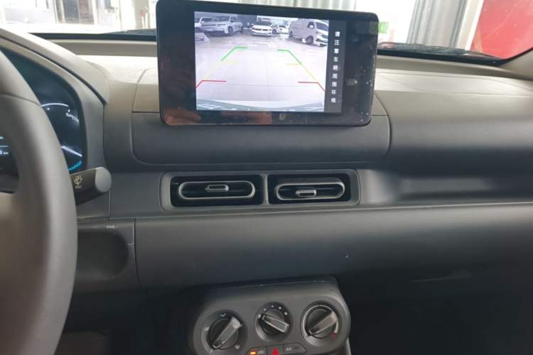Used Wuling Hongguang New Energy 2024 All-Electric Model 300KM Standard Version Audio And AC Panel