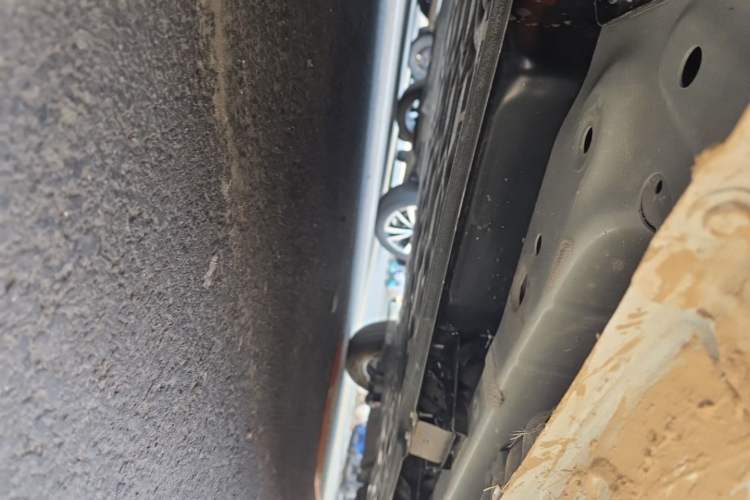 Used Wuling Hongguang New Energy 2024 All-Electric Model 300KM Standard Version Chassis Front Left