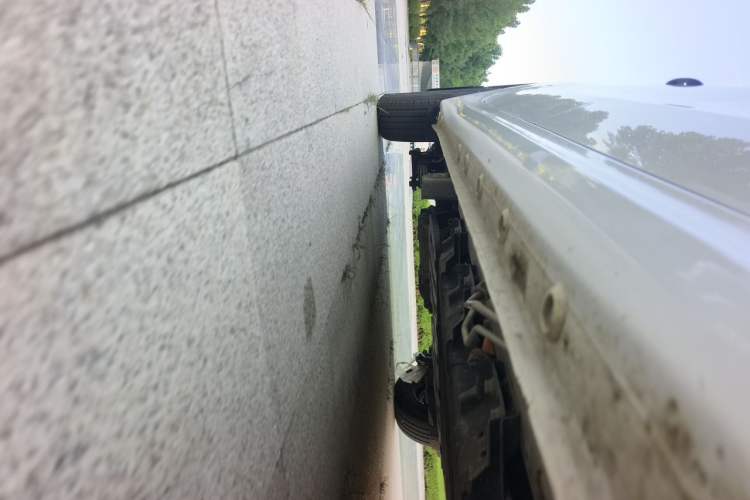 Used Wuling Hongguang New Energy 2024 All-Electric Model 300KM Standard Version Chassis Front Right