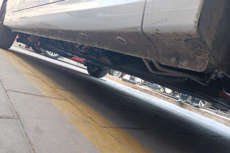 Used Wuling Hongguang New Energy 2024 All-Electric Model 300KM Standard Version Chassis Front Right
