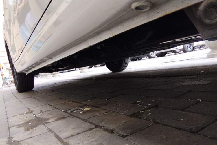 Used Wuling Hongguang New Energy 2024 All-Electric Model 300KM Practical Version Chassis Rear Left