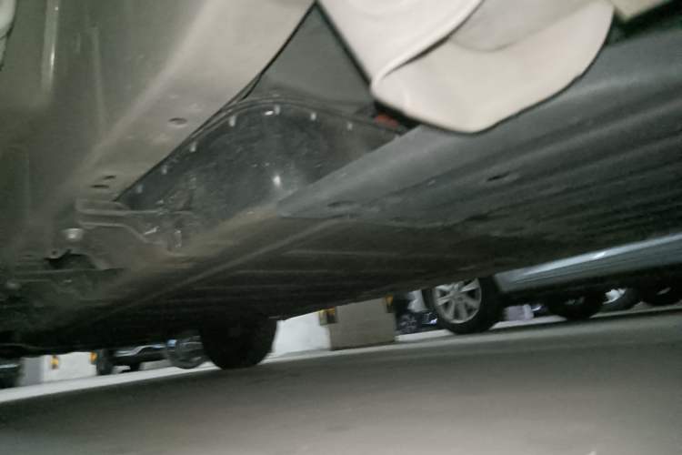 Used Wuling Hongguang New Energy 2024 All-Electric Model 300KM Standard Version Chassis Rear Left