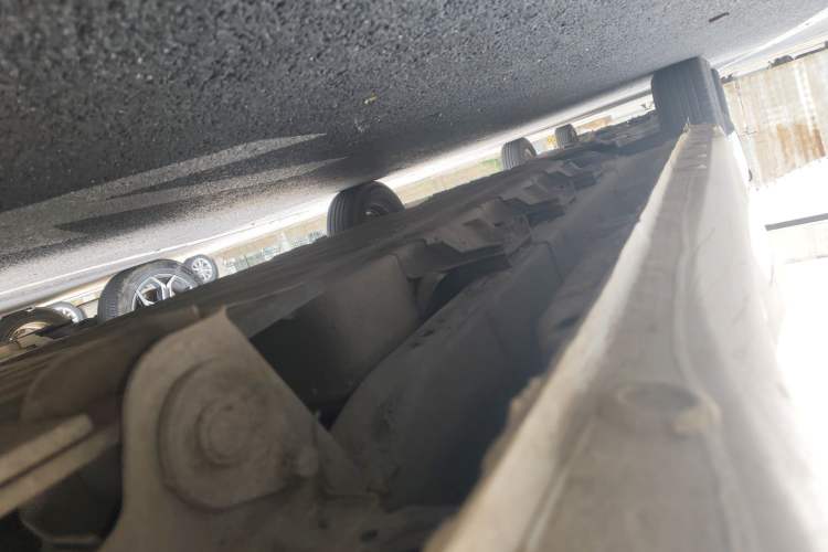 Used Wuling Hongguang New Energy 2024 All-Electric Model 300KM Practical Version Chassis Rear Left