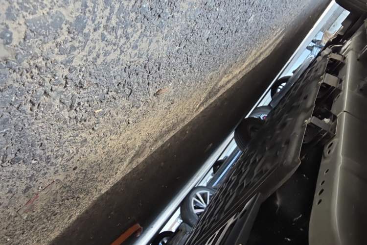 Used Wuling Hongguang New Energy 2024 All-Electric Model 300KM Standard Version Chassis Rear Left