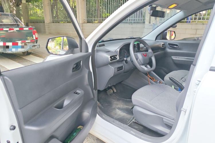Used Wuling Hongguang New Energy 2024 All-Electric Model 300KM Practical Version Driver Seat