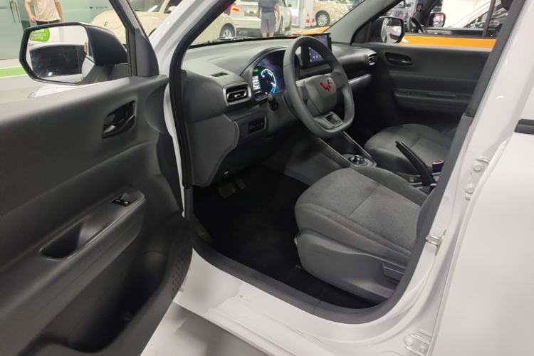 Used Wuling Hongguang New Energy 2024 All-Electric Model 300KM Standard Version Driver Seat