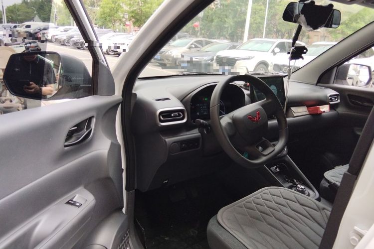 Used Wuling Hongguang New Energy 2024 All-Electric Model 300KM Practical Version Driver Seat