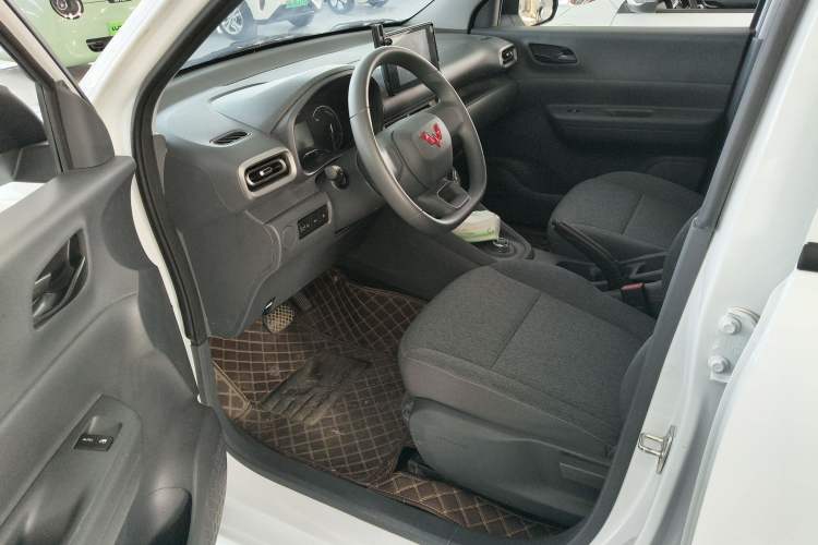 Used Wuling Hongguang New Energy 2024 All-Electric Model 300KM Standard Version Driver Seat