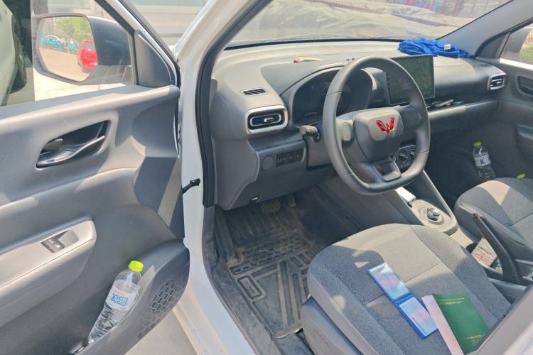 Used Wuling Hongguang New Energy 2024 All-Electric Model 300KM Practical Version Driver Seat