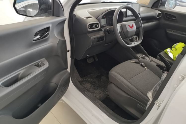 Used Wuling Hongguang New Energy 2024 All-Electric Model 300KM Standard Version Driver Seat