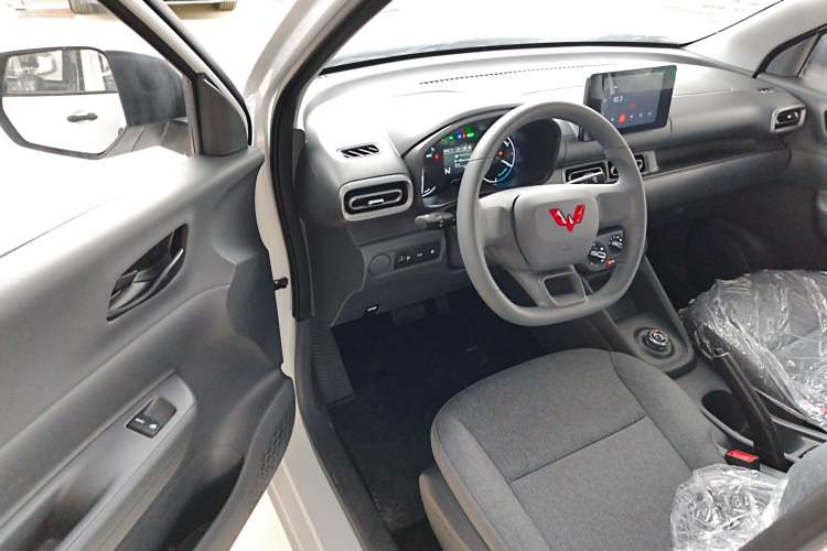 Used Wuling Hongguang New Energy 2024 All-Electric Model 300KM Standard Version Driver Seat