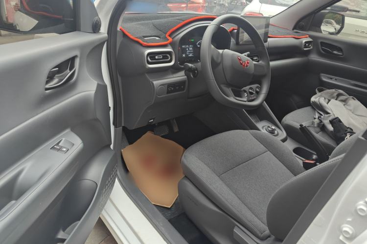 Used Wuling Hongguang New Energy 2024 All-Electric Model 300KM Standard Version Driver Seat