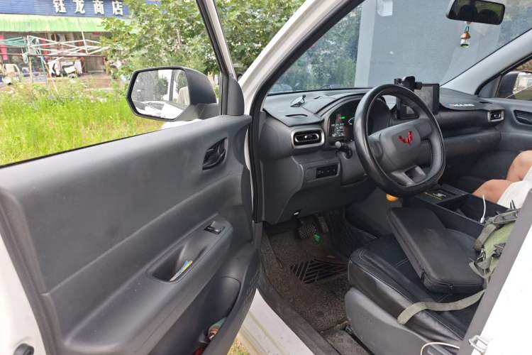 Used Wuling Hongguang New Energy 2024 All-Electric Model 300KM Standard Version Driver Seat