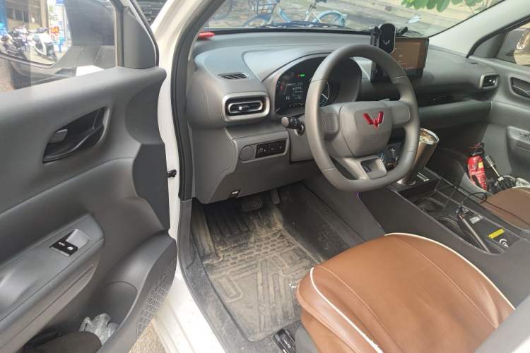 Used Wuling Hongguang New Energy 2024 All-Electric Model 300KM Standard Version Driver Seat