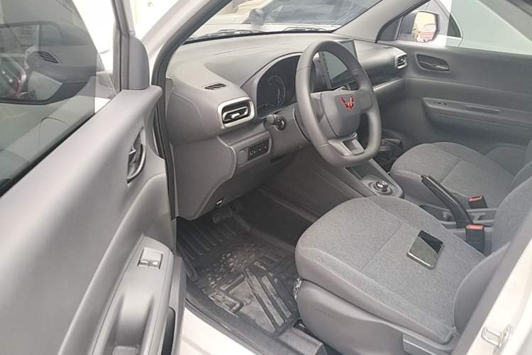 Used Wuling Hongguang New Energy 2024 All-Electric Model 300KM Practical Version Driver Seat