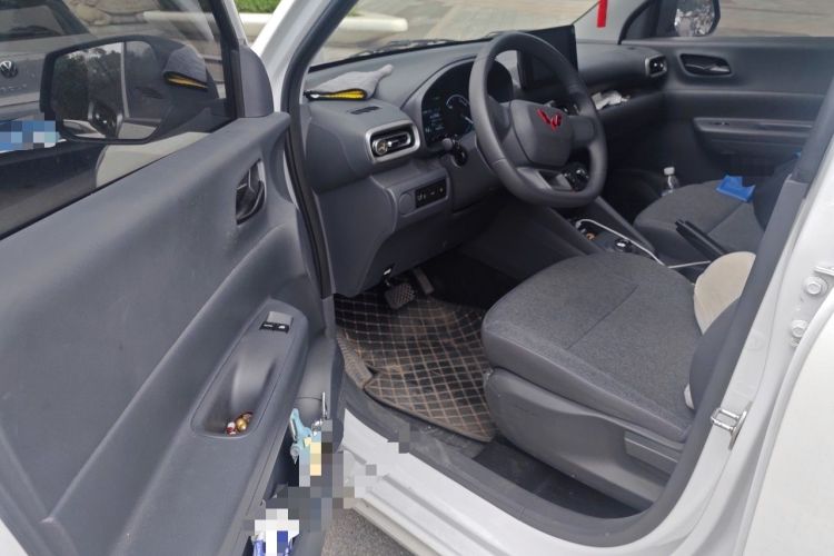 Used Wuling Hongguang New Energy 2024 All-Electric Model 300KM Practical Version Driver Seat