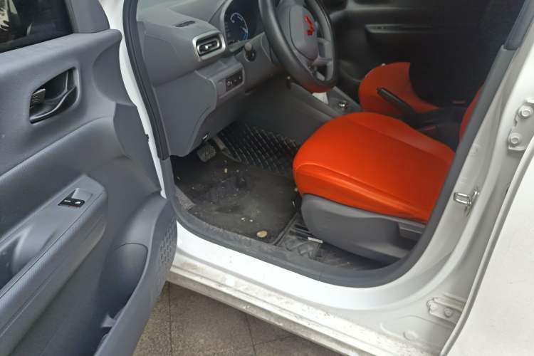 Used Wuling Hongguang New Energy 2024 All-Electric Model 300KM Standard Version Driver Seat