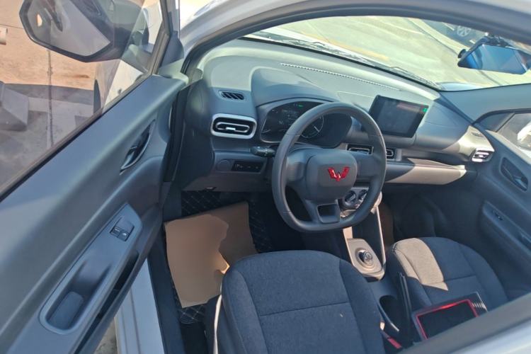 Used Wuling Hongguang New Energy 2024 All-Electric Model 300KM Standard Version Driver Seat