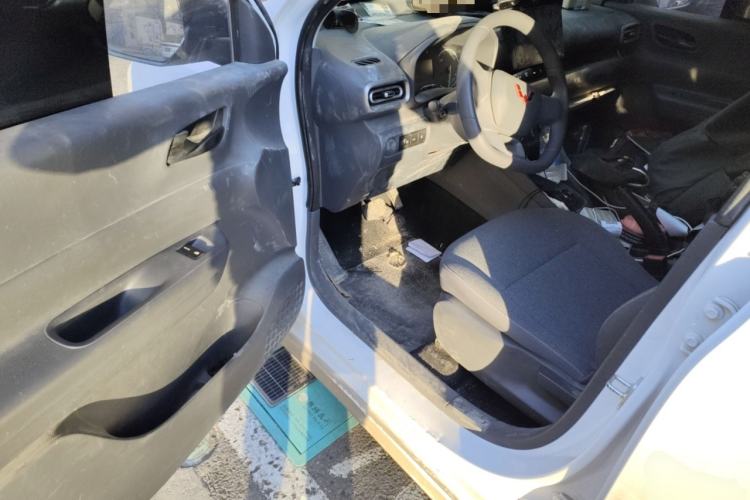 Used Wuling Hongguang New Energy 2024 All-Electric Model 300KM Practical Version Driver Seat