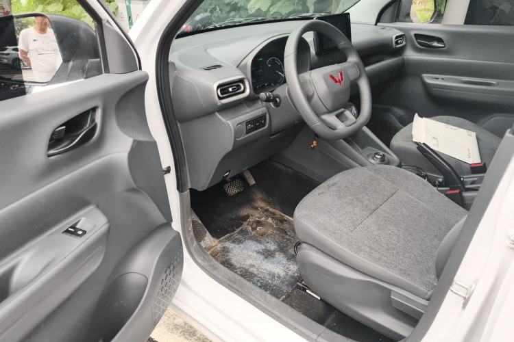 Used Wuling Hongguang New Energy 2024 All-Electric Model 300KM Standard Version Driver Seat