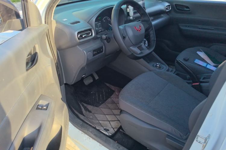 Used Wuling Hongguang New Energy 2024 All-Electric Model 300KM Standard Version Driver Seat