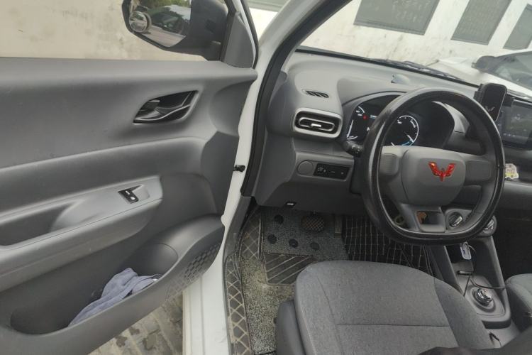 Used Wuling Hongguang New Energy 2024 All-Electric Model 300KM Standard Version Driver Seat