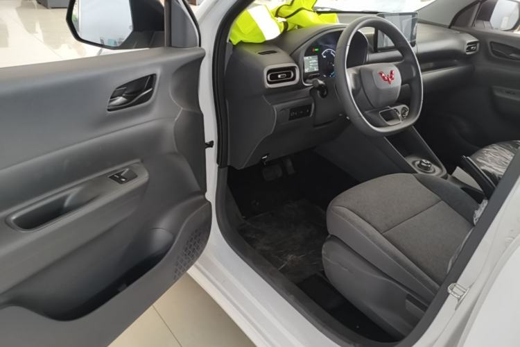 Used Wuling Hongguang New Energy 2024 All-Electric Model 300KM Standard Version Driver Seat