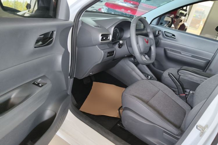 Used Wuling Hongguang New Energy 2024 All-Electric Model 300KM Standard Version Driver Seat
