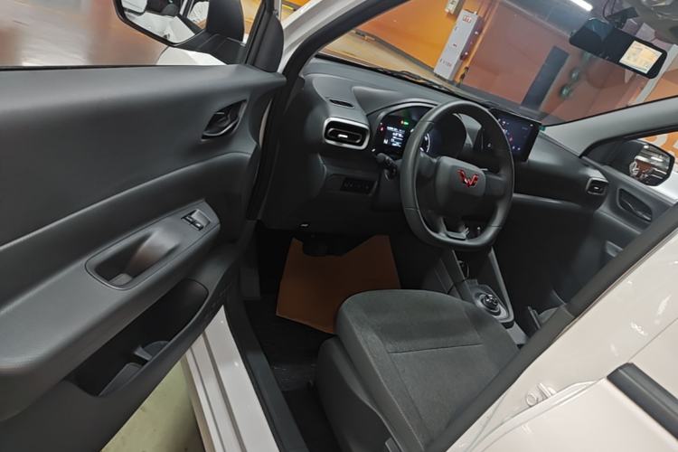 Used Wuling Hongguang New Energy 2024 All-Electric Model 300KM Standard Version Driver Seat