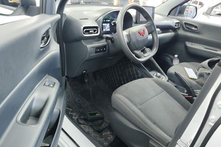 Used Wuling Hongguang New Energy 2024 All-Electric Model 300KM Standard Version Driver Seat