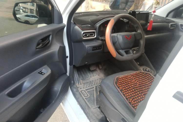 Used Wuling Hongguang New Energy 2024 All-Electric Model 300KM Standard Version Driver Seat