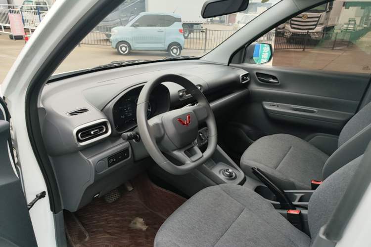 Used Wuling Hongguang New Energy 2024 All-Electric Model 300KM Practical Version Driver Seat