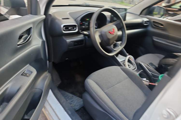 Used Wuling Hongguang New Energy 2024 All-Electric Model 300KM Standard Version Driver Seat